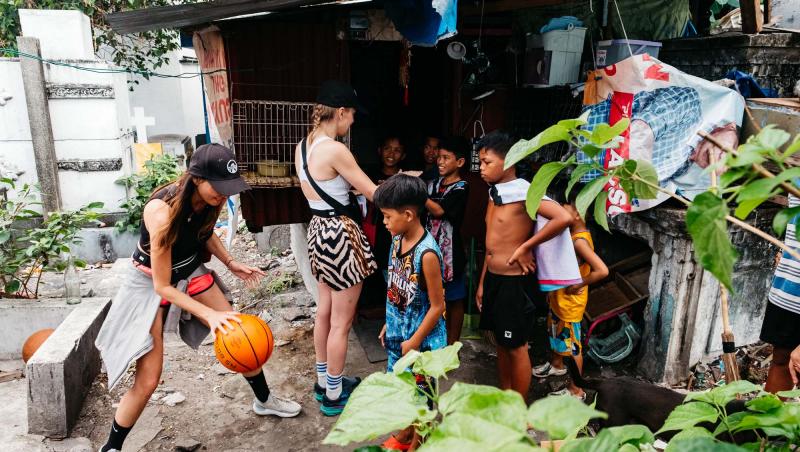 Asia Express sezonul 8, 24 septembrie 2025. Ce echipă a părăsit aventura de pe Drumul Eroilor. Medalia roșie a stârnit lacrimi