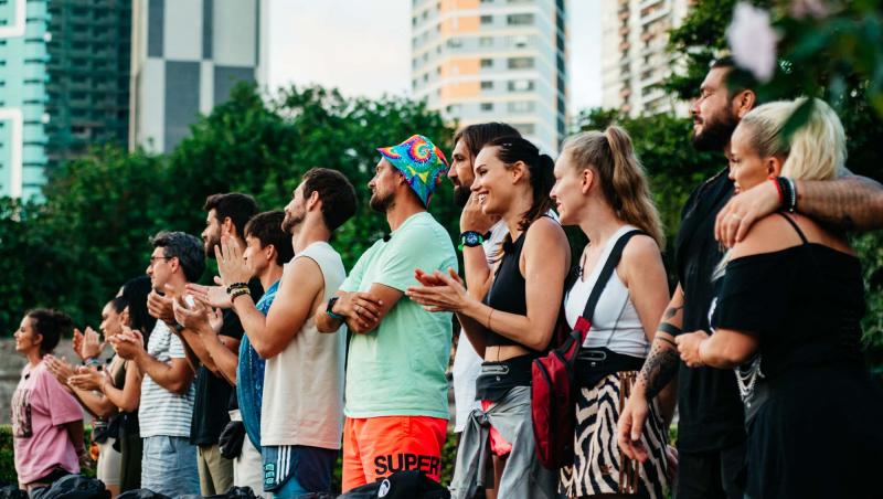 Asia Express sezonul 8, 24 septembrie 2025. Ce echipă a părăsit aventura de pe Drumul Eroilor. Medalia roșie a stârnit lacrimi