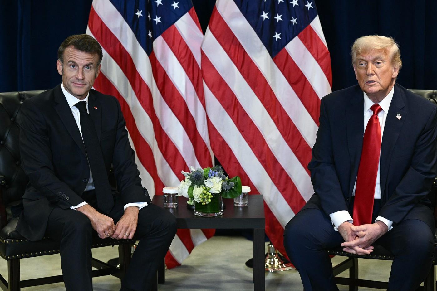 Emmanuel Macron, blocat de coloana oficială a lui Donald Trump. Cum a reacționat președintele francez | VIDEO