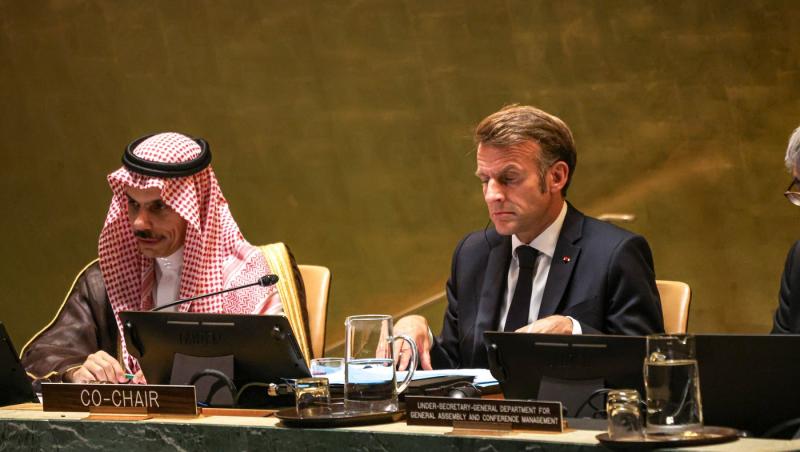 Emmanuel Macron, blocat de coloana oficială a lui Donald Trump. Cum a reacționat președintele francez | VIDEO