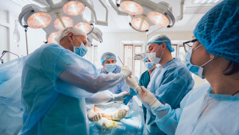 O nouă procedură estetică a câștigat teren. De ce apelează tot mai multe femei la ajutorul medicilor din Turcia