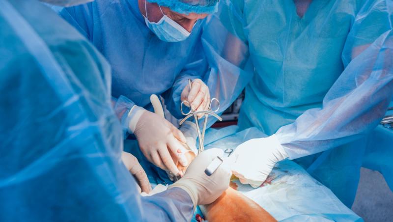 O nouă procedură estetică a câștigat teren. De ce apelează tot mai multe femei la ajutorul medicilor din Turcia