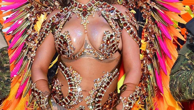 Rihanna a născut! Artista a devenit mamă pentru a treia oară. Prima fotografie cu fiica ei