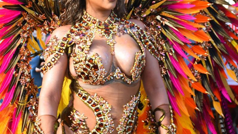 Rihanna a născut! Artista a devenit mamă pentru a treia oară. Prima fotografie cu fiica ei