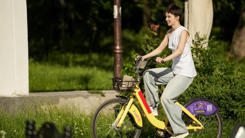 Ana, Mi-ai fost scrisă în ADN, 25 septembrie 2025. Basty află că bebelușul Sandrei nu este al lui, iar Ana se angajează