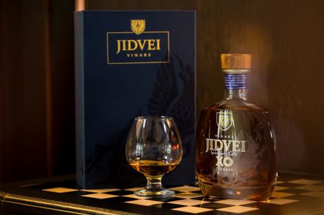 (P) Jidvei lansează Vinars XO la Paris, în premieră, la retrospectiva Radu Jude de la Centre Pompidou și mk2 Bibliothèque