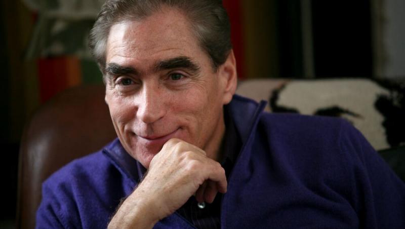 Ce mașină conduce Petre Roman la 79 de ani. Cum a fost surprins alături de Silvia Chifiriuc pe străzile din Capitală