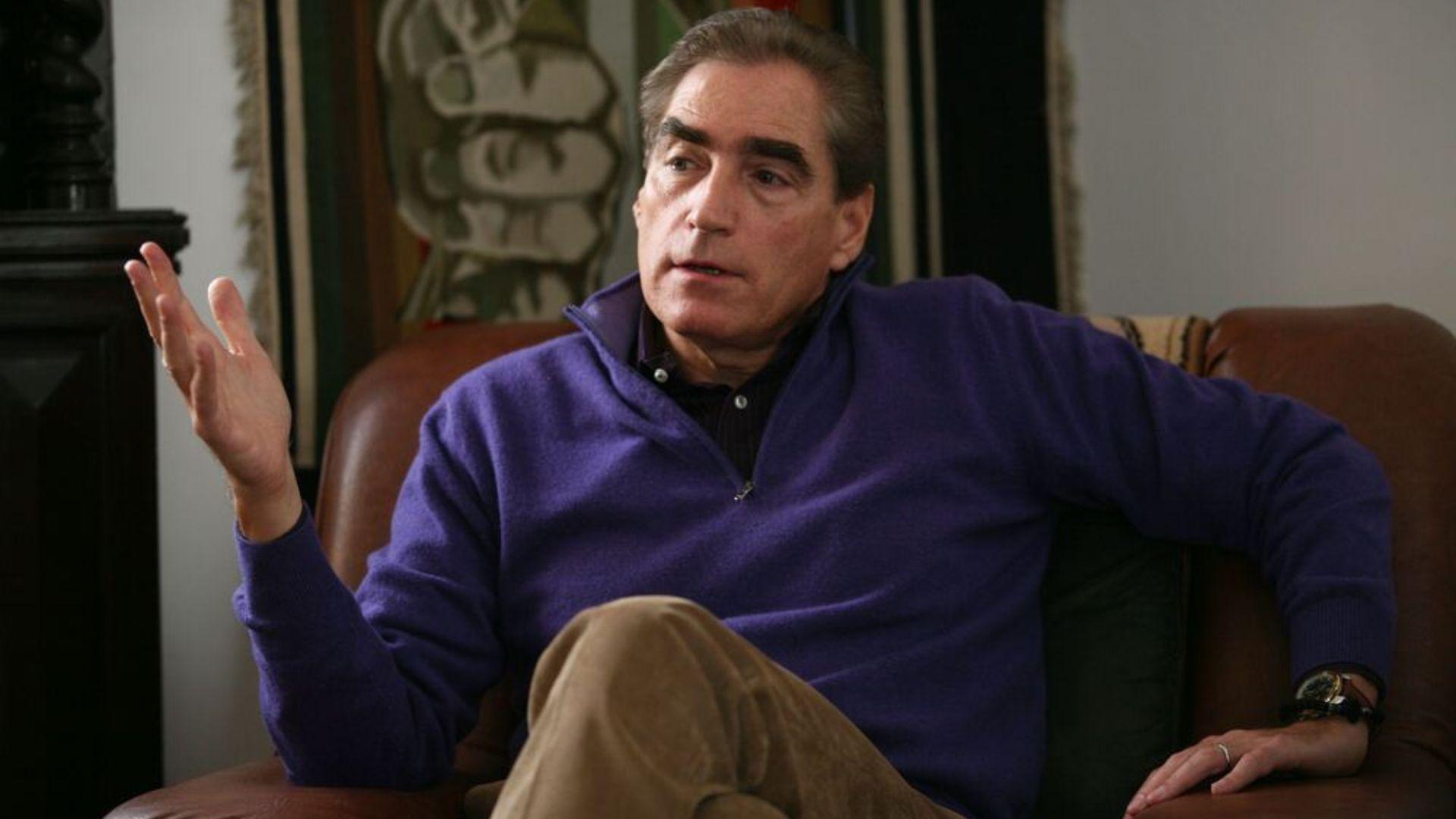 Ce mașină conduce Petre Roman la 79 de ani. Cum a fost surprins alături de Silvia Chifiriuc pe străzile din Capitală