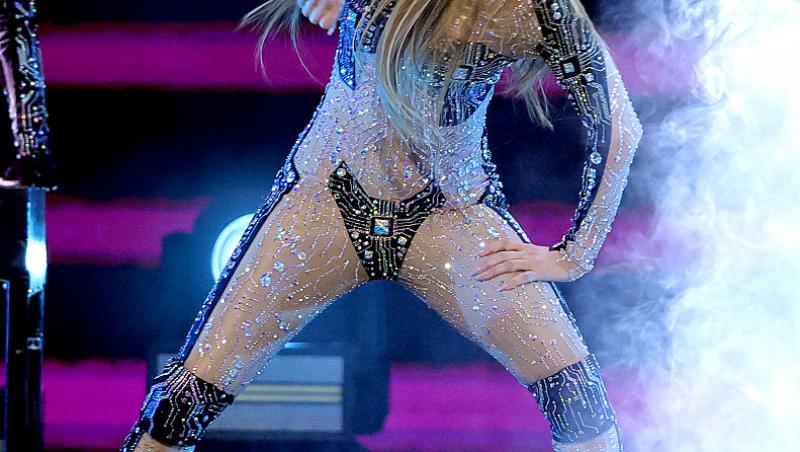 Chiar dacă nu îi vezi fața, sigur o recunoști dupa posterior. Cum a fost surprinsă într-o zi normală din viața ei