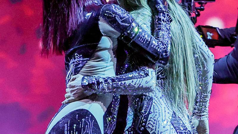 Chiar dacă nu îi vezi fața, sigur o recunoști dupa posterior. Cum a fost surprinsă într-o zi normală din viața ei