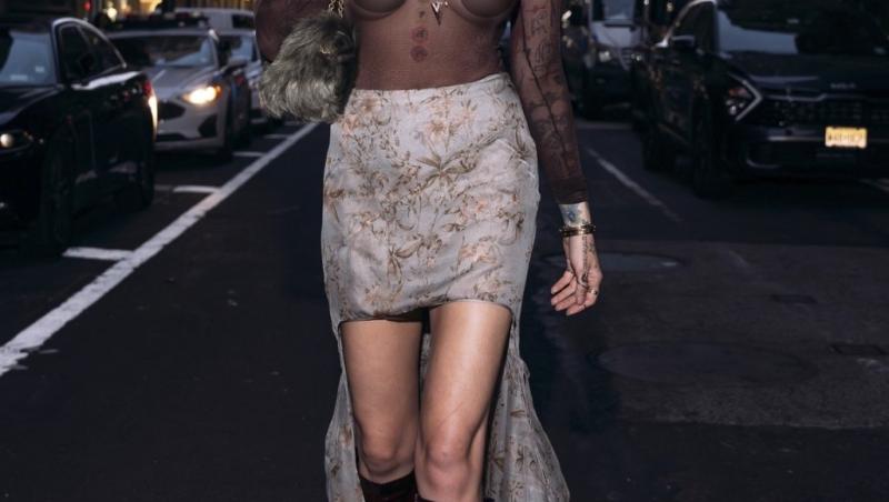 Paris Jackson îmbrăcată într-o ținută sexy transparentă