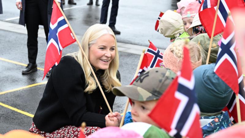 Va urca pe tron în viitor, dar se luptă cu o boală cronică la doar 52 de ani. Cine e Prințesa care va ieși din vizorul public