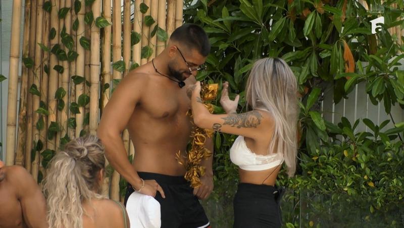 Cum arată părinții lui Teo Costache de la Insula Iubirii. Sora isptei este de o frumuse e răpitoare