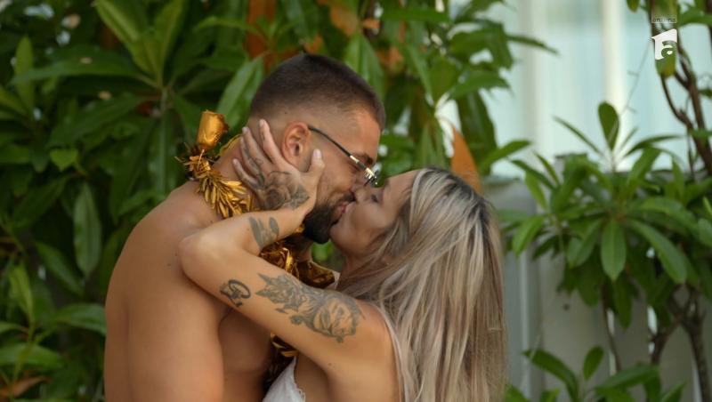 Cum arată părinții lui Teo Costache de la Insula Iubirii. Sora isptei este de o frumuse e răpitoare