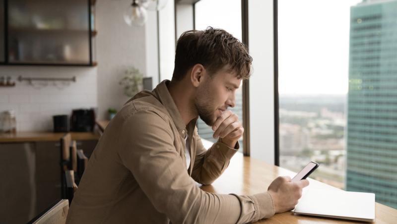 Prin ce trece un bărbat care și-a cumpărat un apartament nou. Coșmarul care îl face să creadă că nu o să poată locui acolo