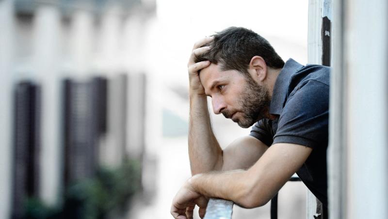 Prin ce trece un bărbat care și-a cumpărat un apartament nou. Coșmarul care îl face să creadă că nu o să poată locui acolo