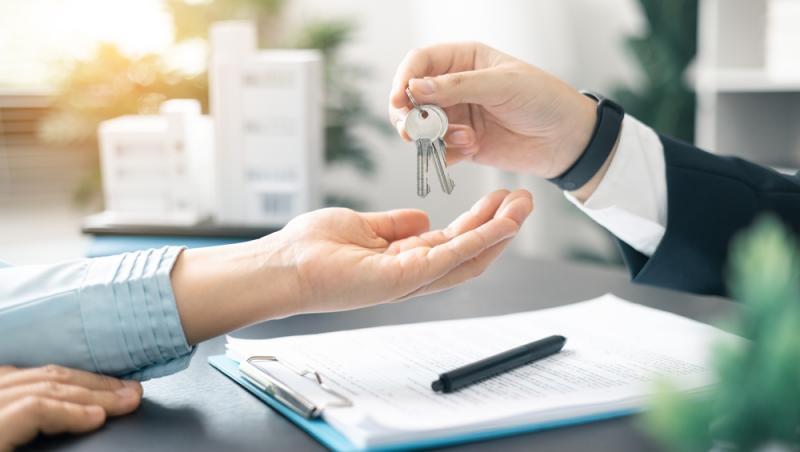 Prin ce trece un bărbat care și-a cumpărat un apartament nou. Coșmarul care îl face să creadă că nu o să poată locui acolo