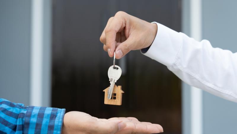 Prin ce trece un bărbat care și-a cumpărat un apartament nou. Coșmarul care îl face să creadă că nu o să poată locui acolo