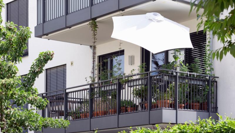 Prin ce trece un bărbat care și-a cumpărat un apartament nou. Coșmarul care îl face să creadă că nu o să poată locui acolo