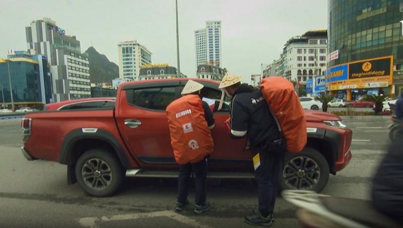 Asia Express sezonul 8, 28 septembrie 2025. Autostopul, o adevărată provocare în prima zi din Vietnam. La ce strategii au apelat