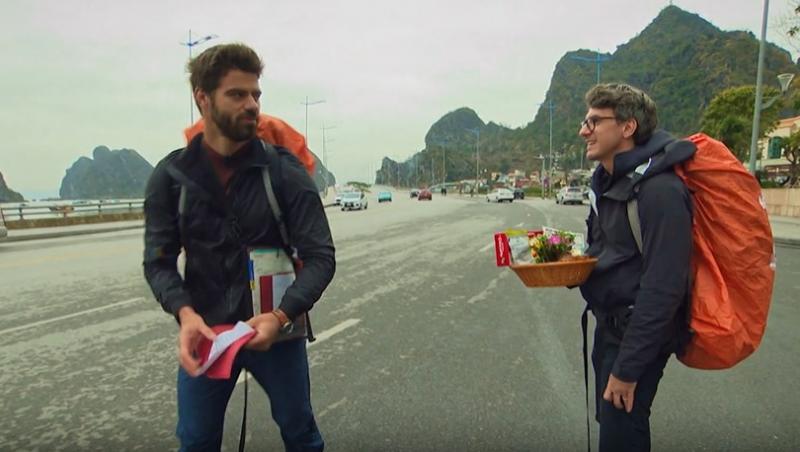 Asia Express sezonul 8, 28 septembrie 2025. Autostopul, o adevărată provocare în prima zi din Vietnam. La ce strategii au apelat