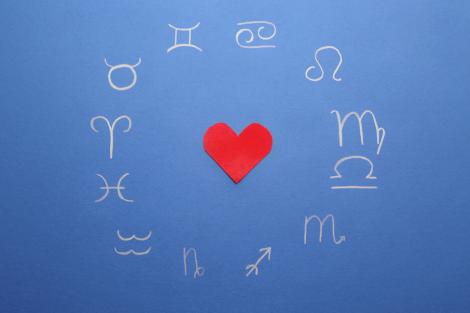 Zodiile care au un mare noroc în dragoste în octombrie 2025. Prin ce transformări emoționale trec unii nativi