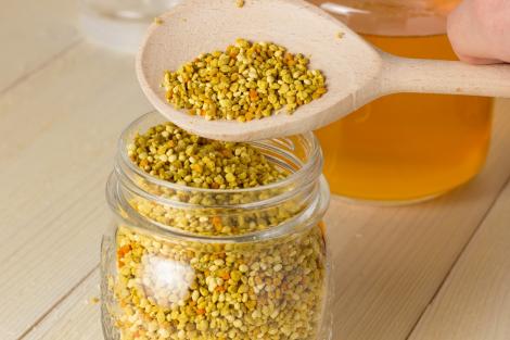 Experții vor să creeze hârtie și bureți din polen. Cum ar fi posibil