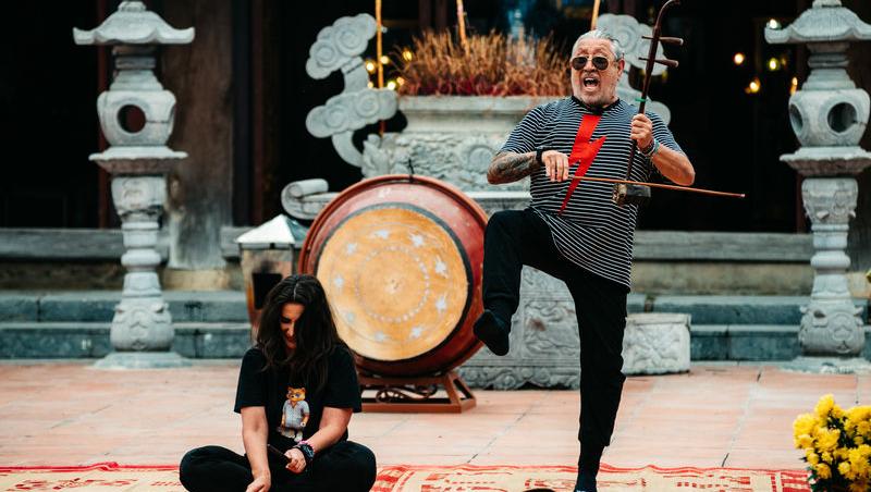 Asia Express sezonul 8, 30 septembrie 2025. Ce au pățit Serghei Mizil și Mara Bănică după ce au coborât din mașina unui localnic