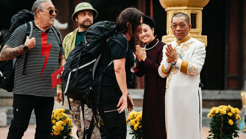 Asia Express sezonul 8, 30 septembrie 2025. Ce au pățit Serghei Mizil și Mara Bănică după ce au coborât din mașina unui localnic