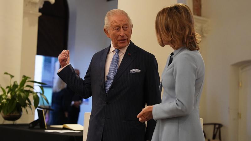 Regele Charles a vizitat Institutul Cultural Român din Londra. Imagini cu monarhul de la expoziția dedicată Reginei Maria