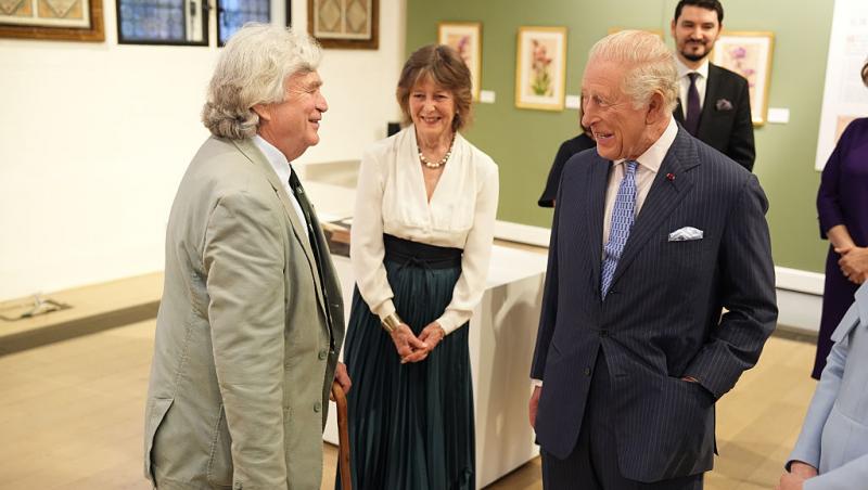 Regele Charles a vizitat Institutul Cultural Român din Londra. Imagini cu monarhul de la expoziția dedicată Reginei Maria