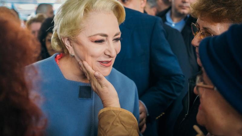 Ținuta aleasă de Viorica Dăncilă la parada militară de la Beijing. Ce semnificație ascunsă ar putea avea