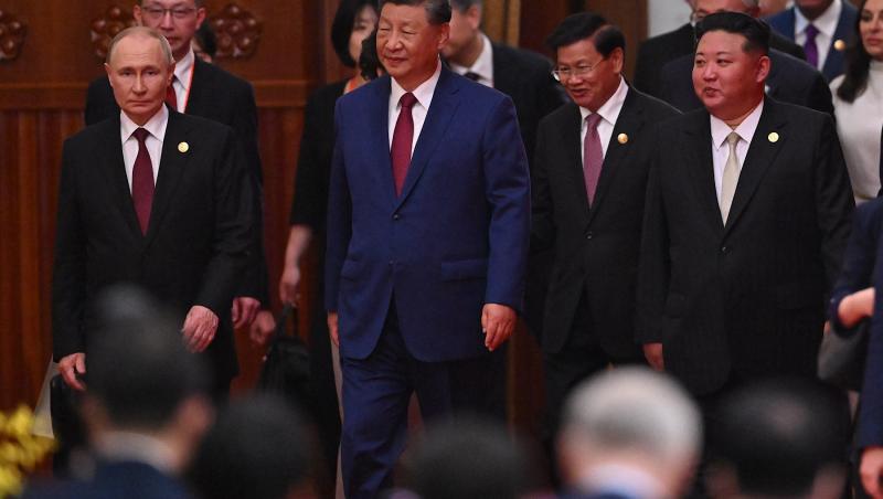 Ținuta aleasă de Viorica Dăncilă la parada militară de la Beijing. Ce semnificație ascunsă ar putea avea