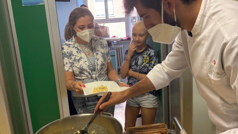 Chef Richard a gătit pentru copiii bolnavi de cancer: ”A fost o experiență răscolitoare, care nu se poate compara cu nimic”