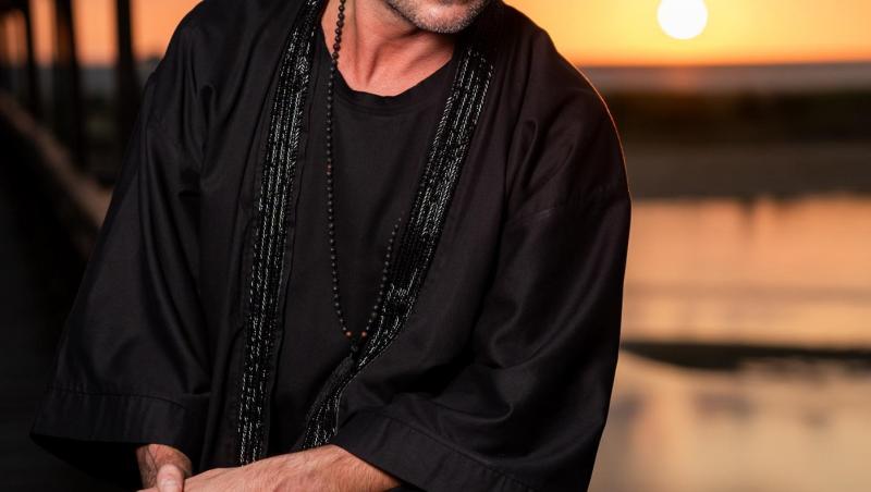 Radu Vâlcan, „Dream Date” cu Adela Popescu la casa lor de la Șușani. Fotografia a adunat zeci de mii de aprecieri