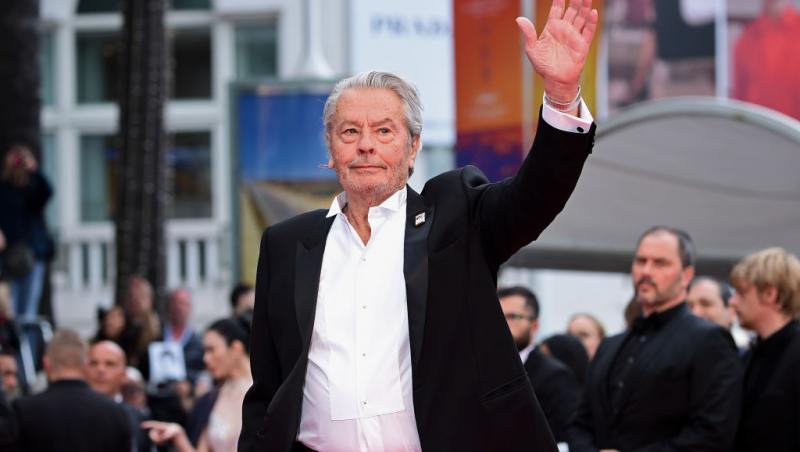 Copiii lui Alain Delon se ceartă pe moștenirea lăsată de faimosul actor. Ce mai au de împărțit la un an de la moartea tatălui lor