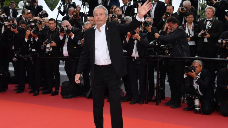 Copiii lui Alain Delon se ceartă pe moștenirea lăsată de faimosul actor. Ce mai au de împărțit la un an de la moartea tatălui lor