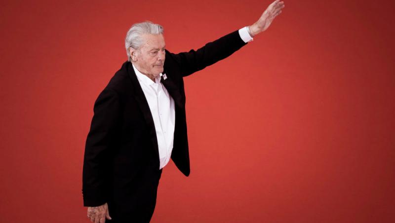 Copiii lui Alain Delon se ceartă pe moștenirea lăsată de faimosul actor. Ce mai au de împărțit la un an de la moartea tatălui lor