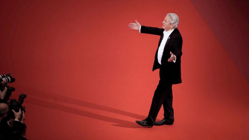 Copiii lui Alain Delon se ceartă pe moștenirea lăsată de faimosul actor. Ce mai au de împărțit la un an de la moartea tatălui lor