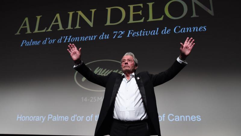 Copiii lui Alain Delon se ceartă pe moștenirea lăsată de faimosul actor. Ce mai au de împărțit la un an de la moartea tatălui lor