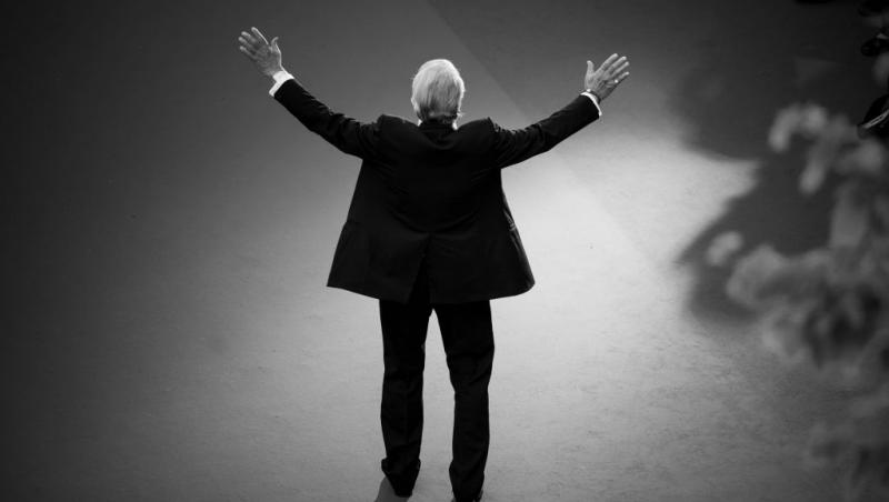 Copiii lui Alain Delon se ceartă pe moștenirea lăsată de faimosul actor. Ce mai au de împărțit la un an de la moartea tatălui lor