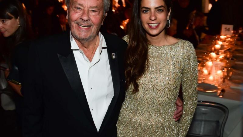 Copiii lui Alain Delon se ceartă pe moștenirea lăsată de faimosul actor. Ce mai au de împărțit la un an de la moartea tatălui lor