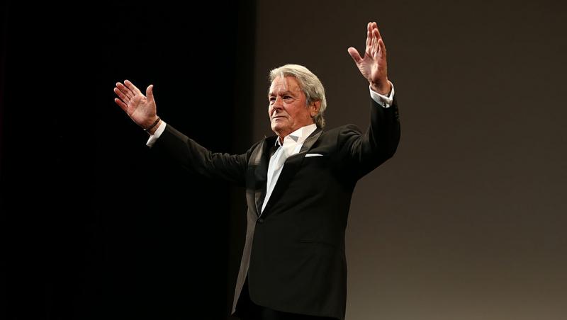 Copiii lui Alain Delon se ceartă pe moștenirea lăsată de faimosul actor. Ce mai au de împărțit la un an de la moartea tatălui lor