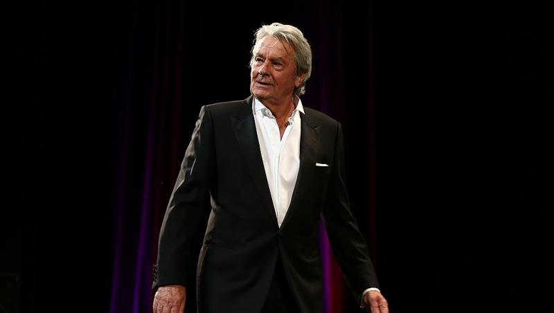 Copiii lui Alain Delon se ceartă pe moștenirea lăsată de faimosul actor. Ce mai au de împărțit la un an de la moartea tatălui lor