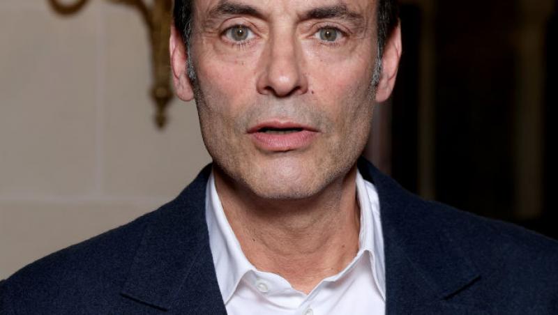 Copiii lui Alain Delon se ceartă pe moștenirea lăsată de faimosul actor. Ce mai au de împărțit la un an de la moartea tatălui lor