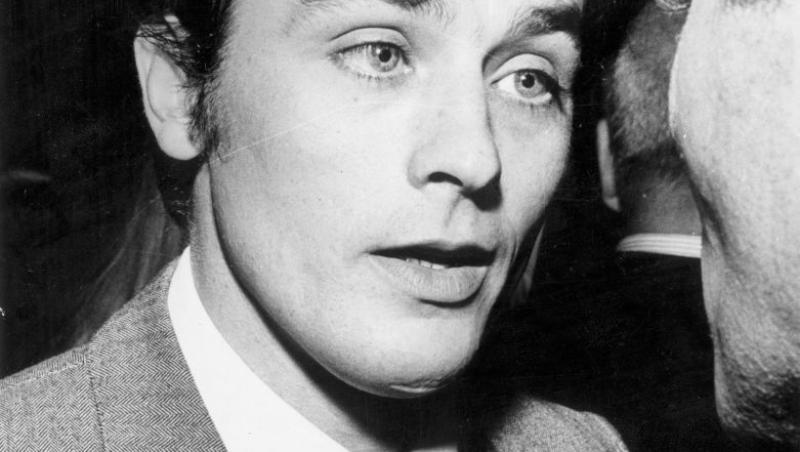 Copiii lui Alain Delon se ceartă pe moștenirea lăsată de faimosul actor. Ce mai au de împărțit la un an de la moartea tatălui lor