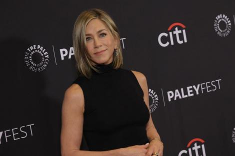 Jennifer Aniston a dezvăluit ce proceduri și-a făcut la față. Actrița a fost văzută ieșind din cabinetul unui chirurg plastician
