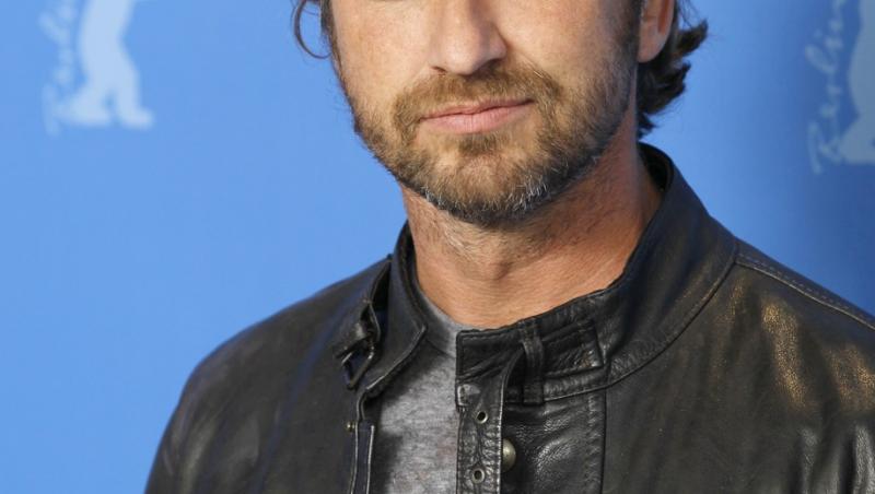 Actorul Gerard Butler, noi controverse după ce a apărut purtând verighetă. Fanii au speculat o nuntă secretă cu Morgan Brown