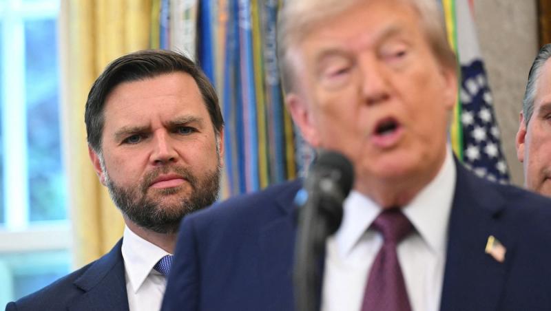 Detaliul observat de internauți la Donald Trump, după lunga lui absență: „Nu este el. E o dublură”. Ce l-ar fi dat de gol