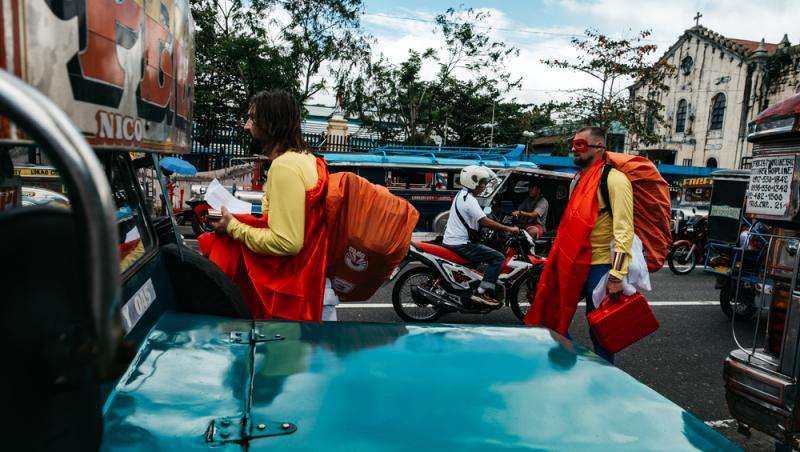 Asia Express sezonul 8, 8 septembrie 2025. Concurenții s-au transformat în supereroi filipinezi. Cum s-au descurcat la probe